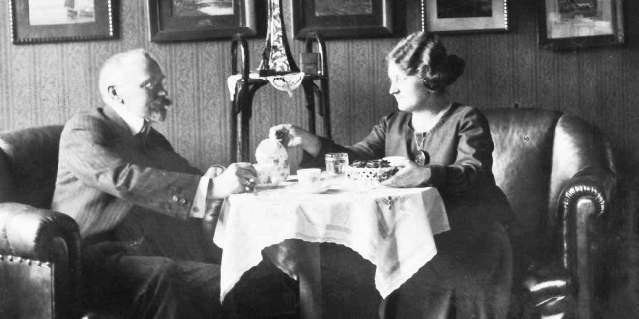 1907 Paula Neuroth & Johann August
