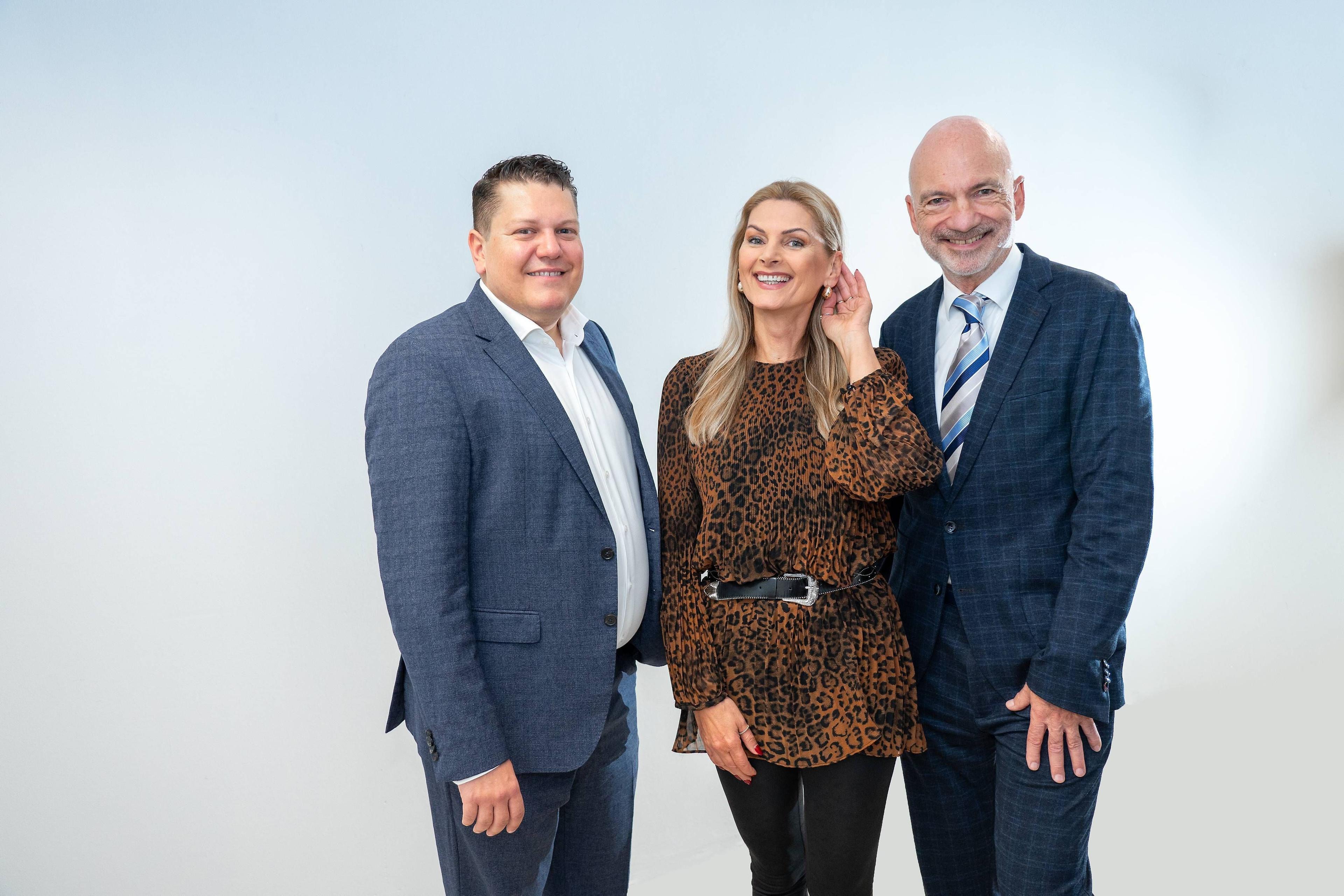 Lukas Schinko, Martina Kaiser und Dr. Schobel beim Pressegespräch zum Thema Tinnitus