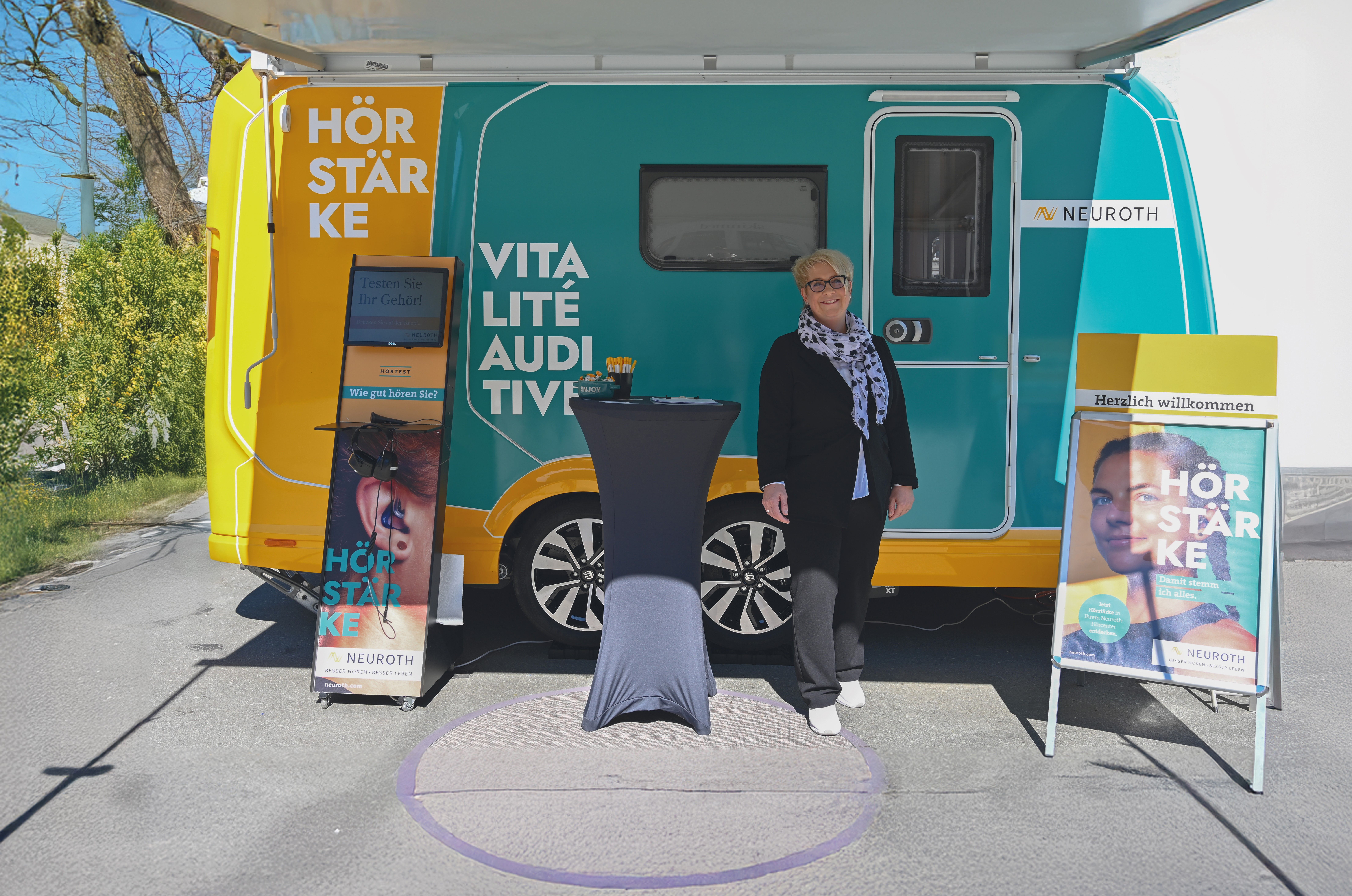 Das Neuroth-Hörmobil am Heirassa Festival in Weggis 